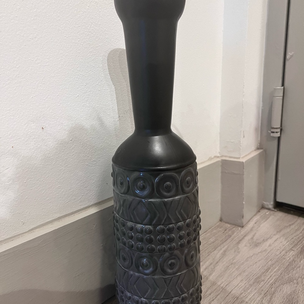 Helwig Ceramic Table Vase
Home Decor - Picture 2 of 7